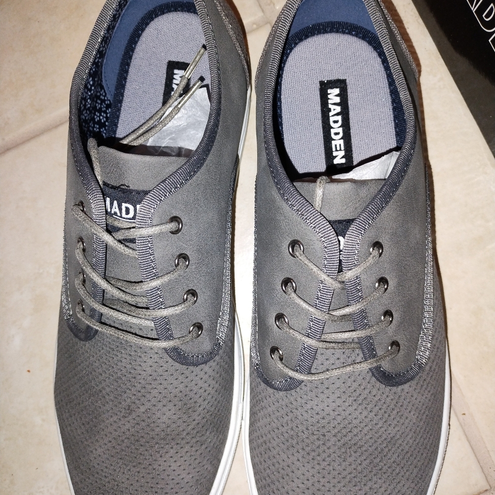Madden 13 men's nubuck gray lace up shoes